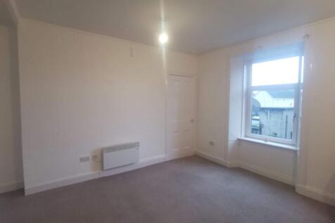 1-bed flat on Broomlands Street, Paisley, PA1, £625/mo