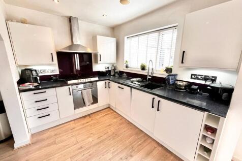 Broomfield Avenue, Leigh-on-Sea, Essex, SS9 photo 3
