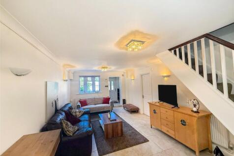 Langham Place, Egham, Surrey, TW20 photo 4
