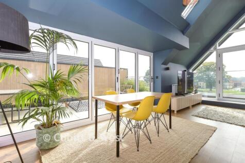 Kitchen Family/Dining Area