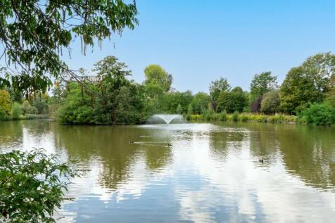 Clissold Park