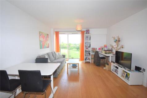 2-bed flat on Baily, Parkway, Newbury, Berkshire, RG14, £1,450/mo