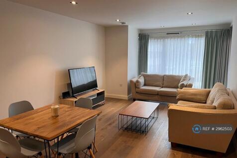 Lounge Dining Area