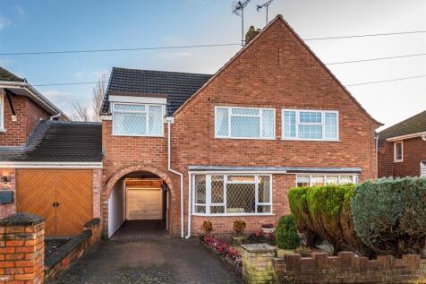 12 Kirkstone Crescent-front.jpg