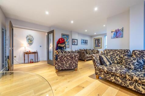 Living Room.jpg