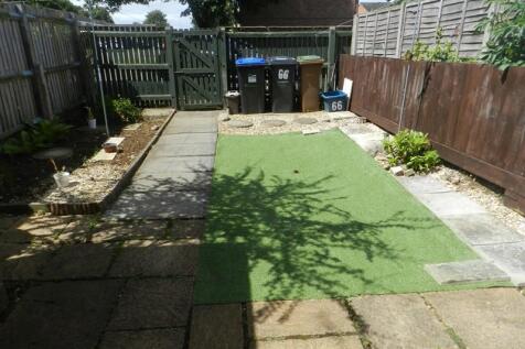 66 Tweed Close Hall 360.jpg