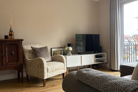 Urmston Lane, Stretford  photo 2