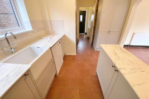 Rushfield, Potters Bar photo 5