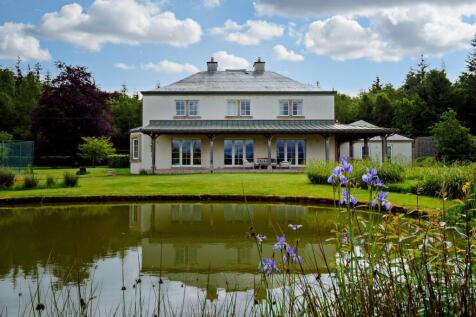 Pond &amp; Veranda
