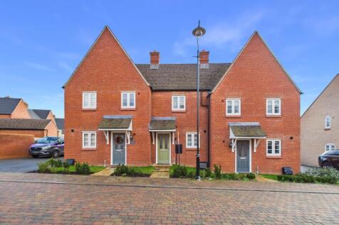 Towcester, NN12 - property photo