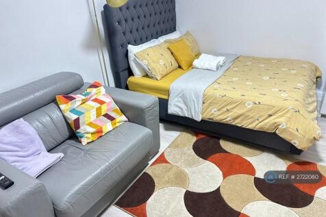 Room With Soha Bed