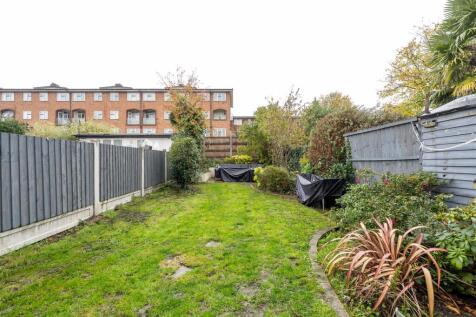 Preston Road, E11