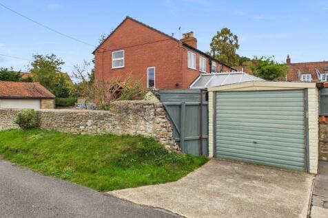Garage/parking space