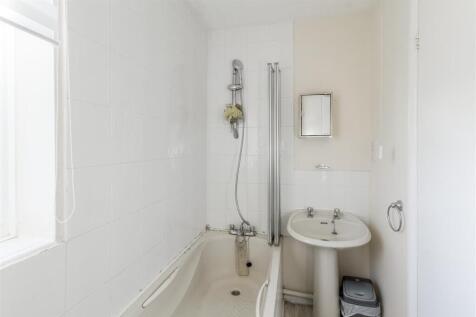 Britannia Gardens Bath.jpg