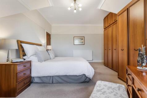 4 bed, 2 bath Detached in Glasgow - Photo 25