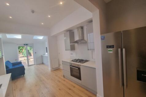 13 Clarendon Avenue, Leamington Spa, CV32 4SG photo 2