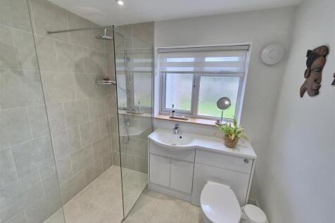 Downstairs Shower Room.jpg