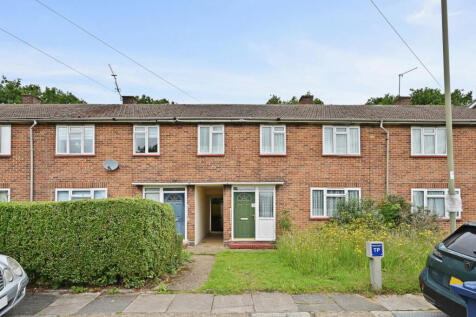 4 bed house for sale Meadfield, Edgware HA8