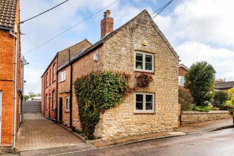 Northampton, NN7 - property photo