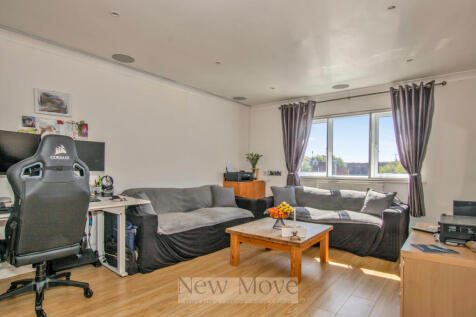 2 bed flat for sale Three Bridges Road, Crawley R