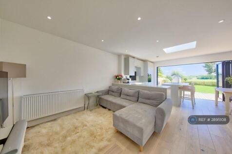 Ancaster Crescent, New Malden, KT3 photo 4
