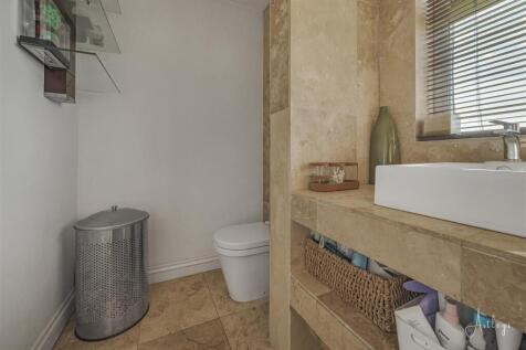 Family bathroom/w.c.