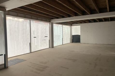 Retail Property (high street) to rent Image 3