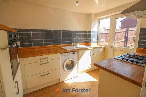 Hersham Close, Newcastle Upon Tyne photo 3