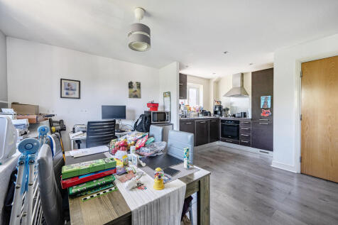 2.a) Open plan Ki...