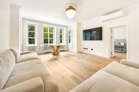 3 Bedroom Flat in SW7 2AL