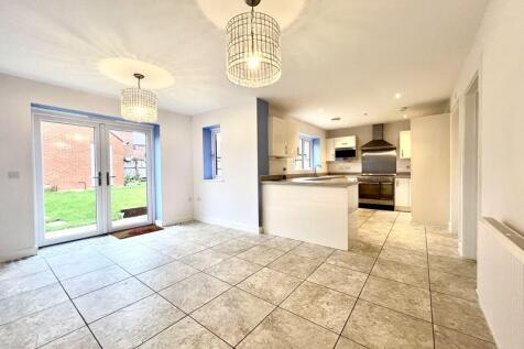 Sycamore Drive, Calne photo 4
