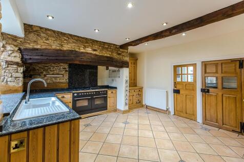 16 High Street Brigstock - WEB -20.JPG