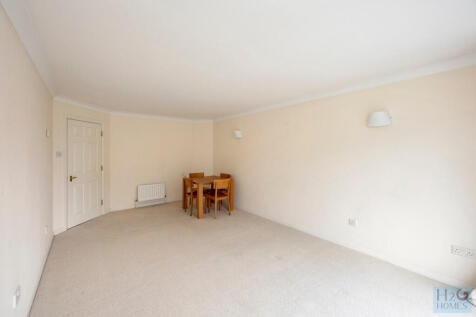 Hamilton Court, 7...