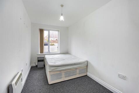 Bedroom 1.jpg