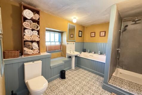 Farmhouse Bathroom