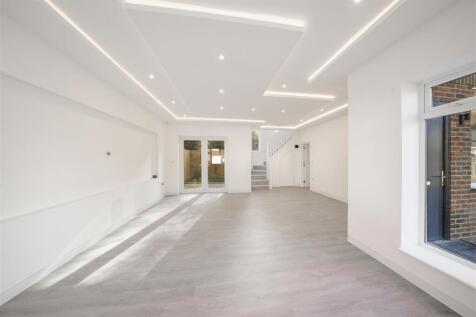 2B Hollycroft Avenue Wembley HA9 8LF - 002.jpg