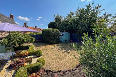 14 Church St Isham-19.jpg