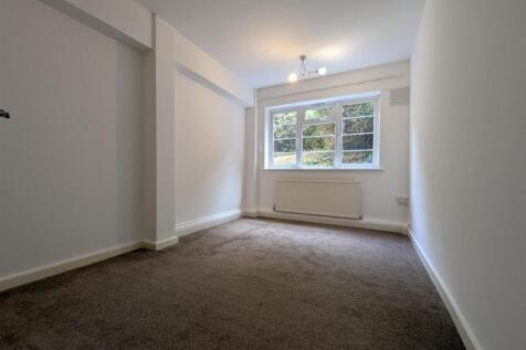 Hendon Way, London photo 3