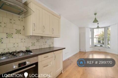 Living Room / Kitchen