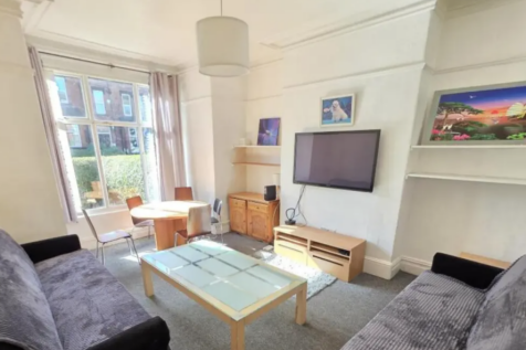 7-bed house on Norwood Road, Hyde Park, Leeds, £3,640/mo