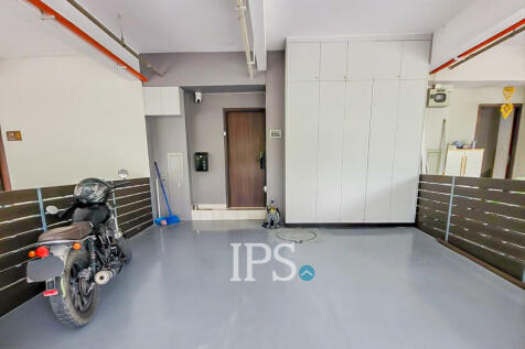5 Bedrooms Link House For Sale - Chbar Ampov, Phnom Penh