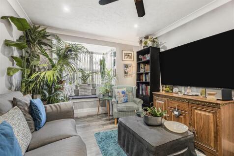 21 Whelan Way, Wallington photo 4