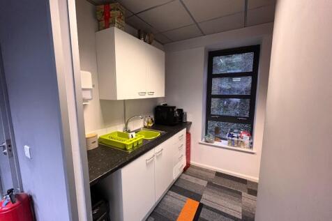 Office to rent Image 5