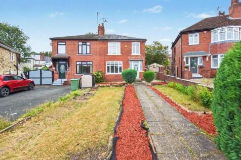 3-bed semi-detached on Stanningley Road, Leeds, West Yorkshire, £1,300/mo