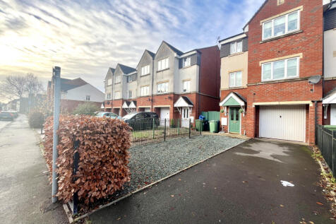 4 bed town house to rent Friars Terrace, Stafford