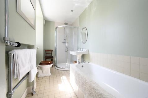 Jack &amp; Jill Bathroom