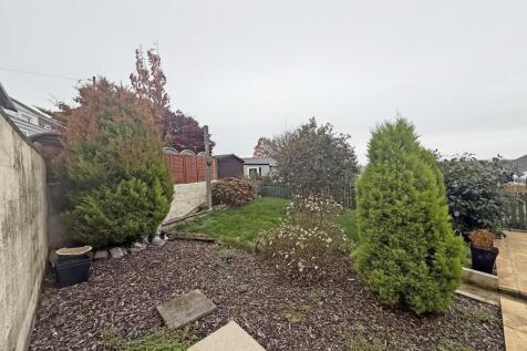 Seacroft Road 14 - Garden 2.jpg