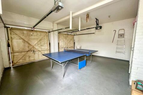 2 Rawlins Close, N3 (24).jpg