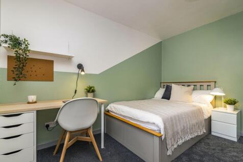 6-bed terraced on City Road, Nottingham, NG7, £3,989/mo