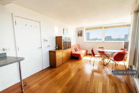 Living Room / Kitchen